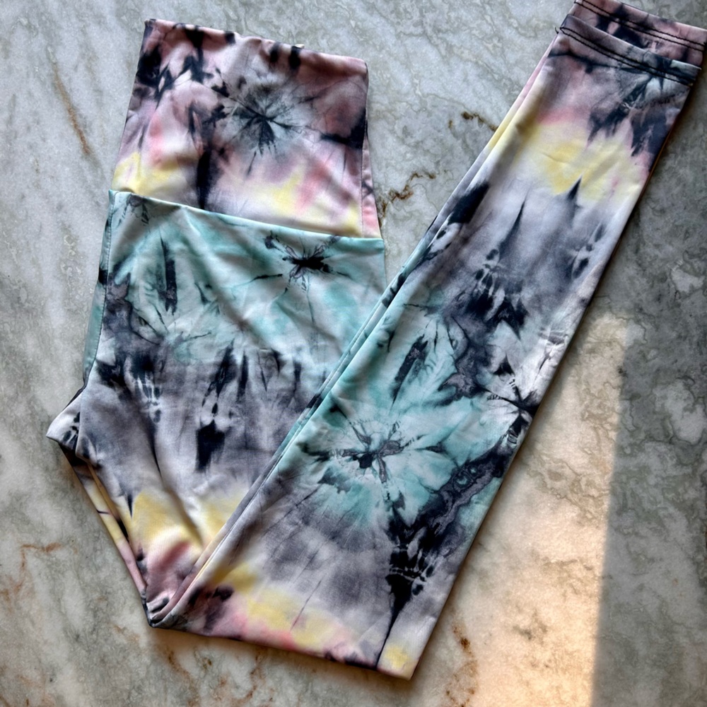 Onzie Multicolor Tie-Dye Leggings